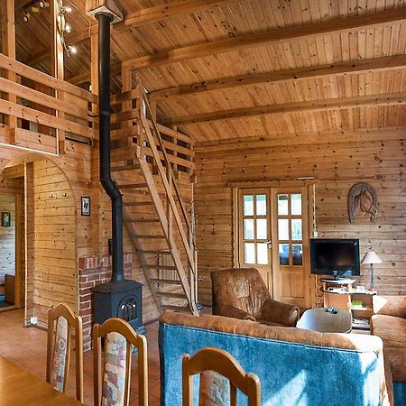 Nice Home In Mscice With Kitchen Zewnętrze zdjęcie