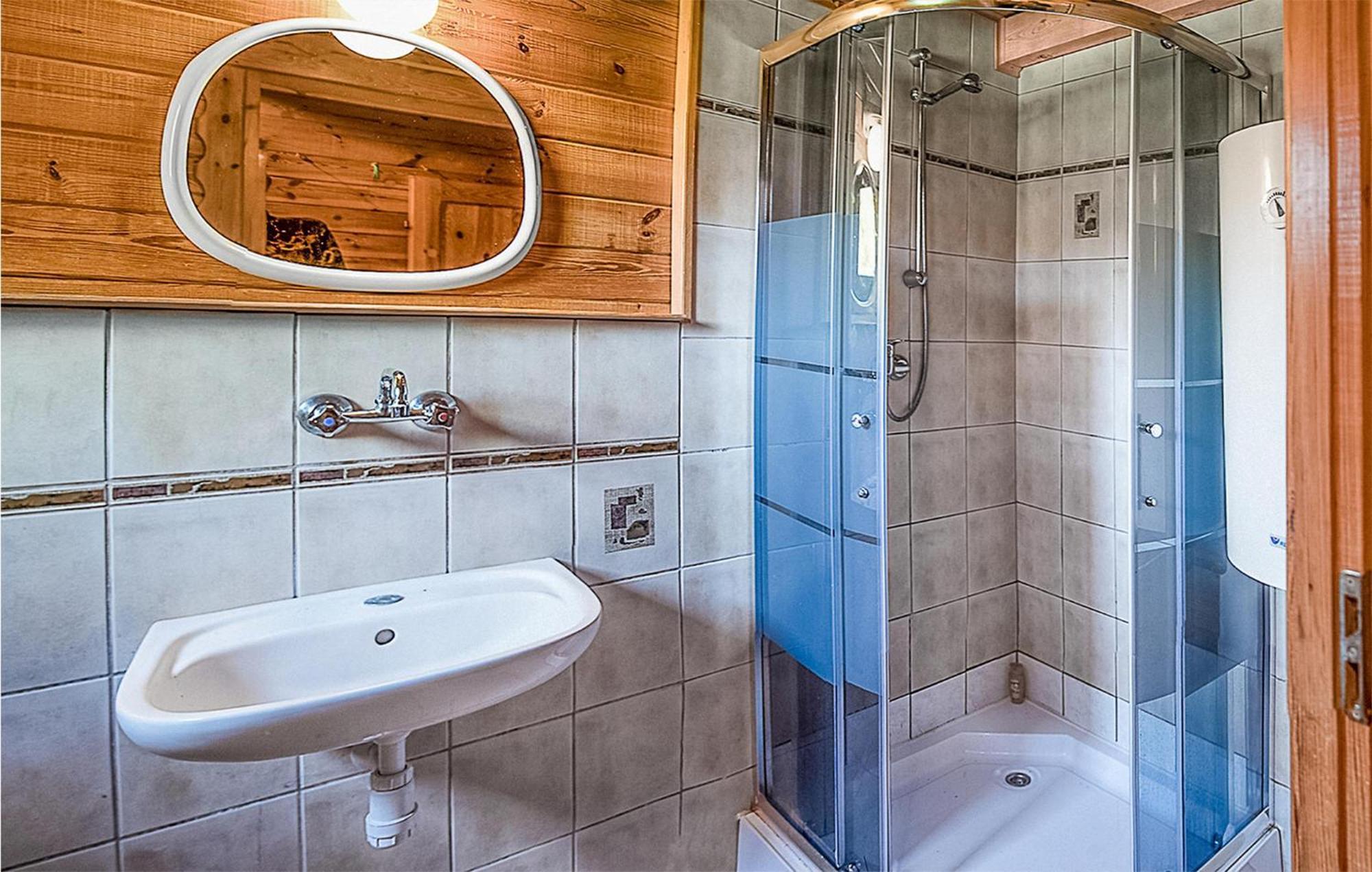 Nice Home In Mscice With Kitchen Zewnętrze zdjęcie