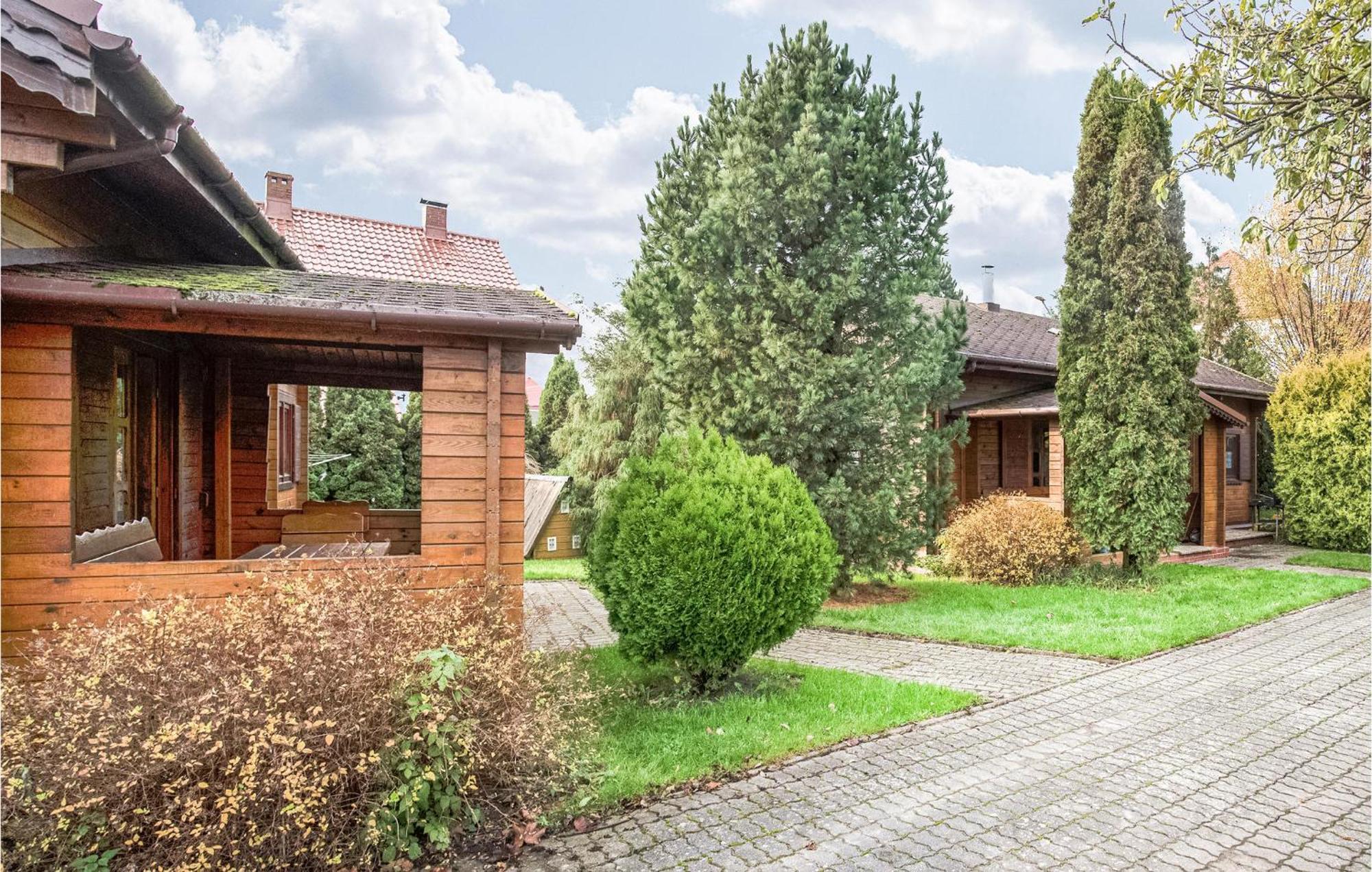 Nice Home In Mscice With Kitchen Zewnętrze zdjęcie